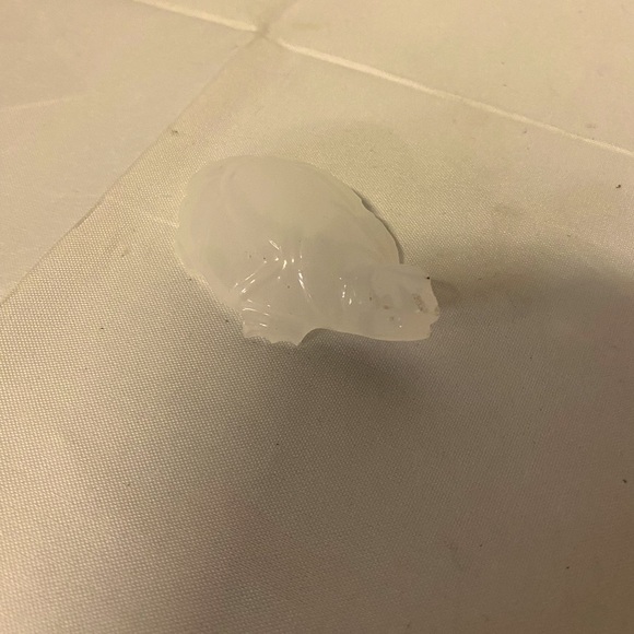 Frosted Glass turtle small paper weight - Picture 2 of 5